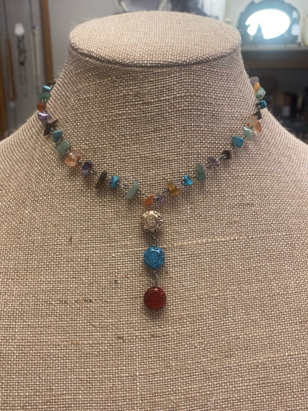 Multicolor Gem Chip Choker Necklace with Triple Pendant
